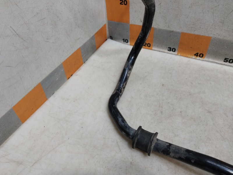 Стабилизатор передний