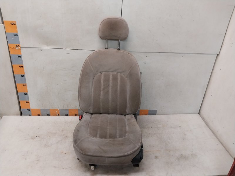 Сиденье переднее левое