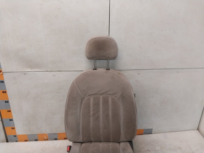 Сиденье переднее левое