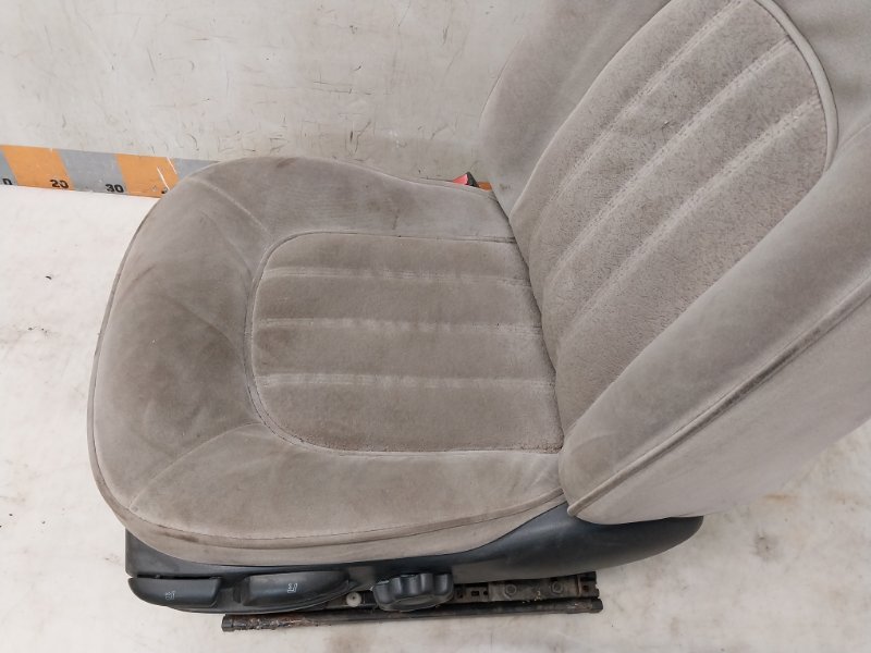 Сиденье переднее левое