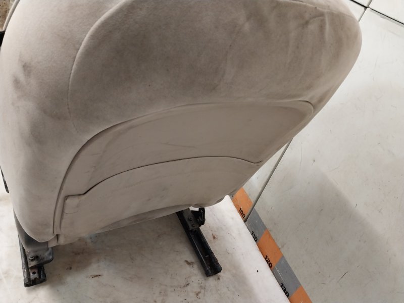 Сиденье переднее левое