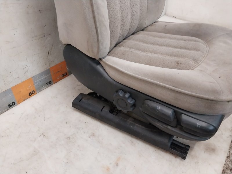 Сиденье переднее правое