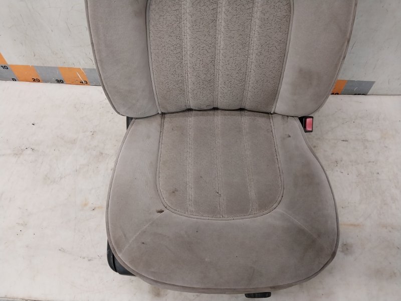 Сиденье переднее правое