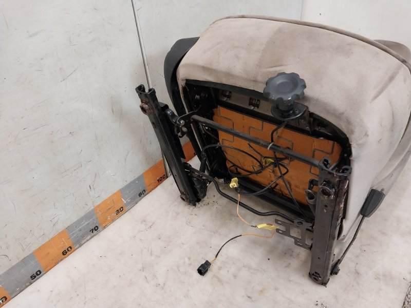 Сиденье переднее правое