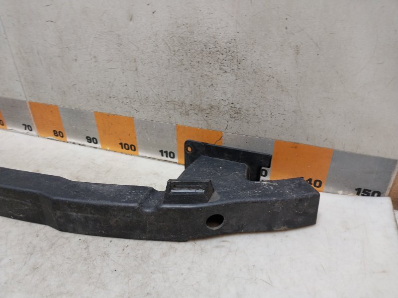 Усилитель переднего бампера