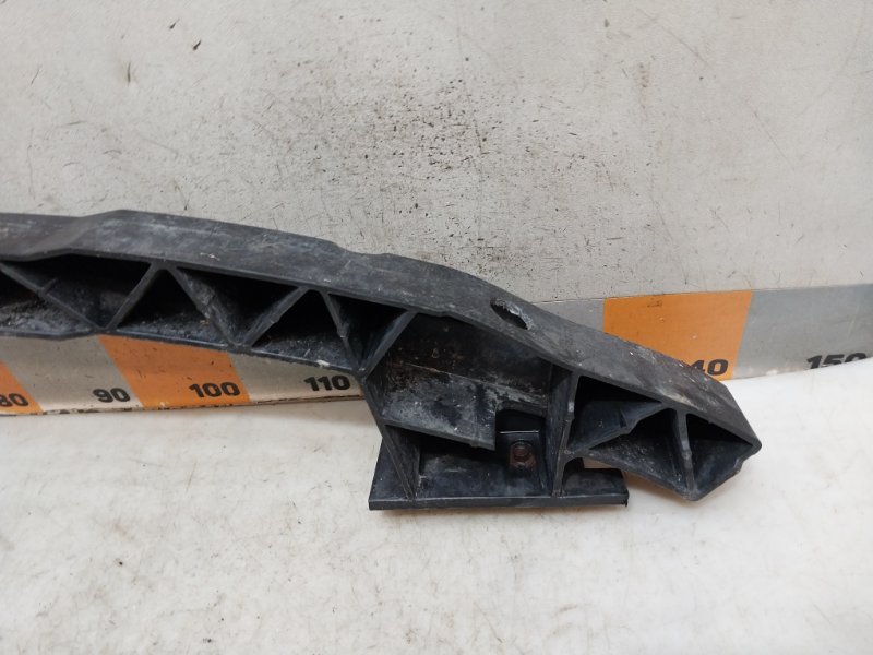 Усилитель переднего бампера