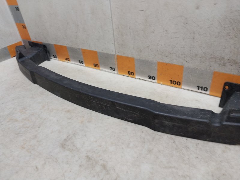 Усилитель переднего бампера