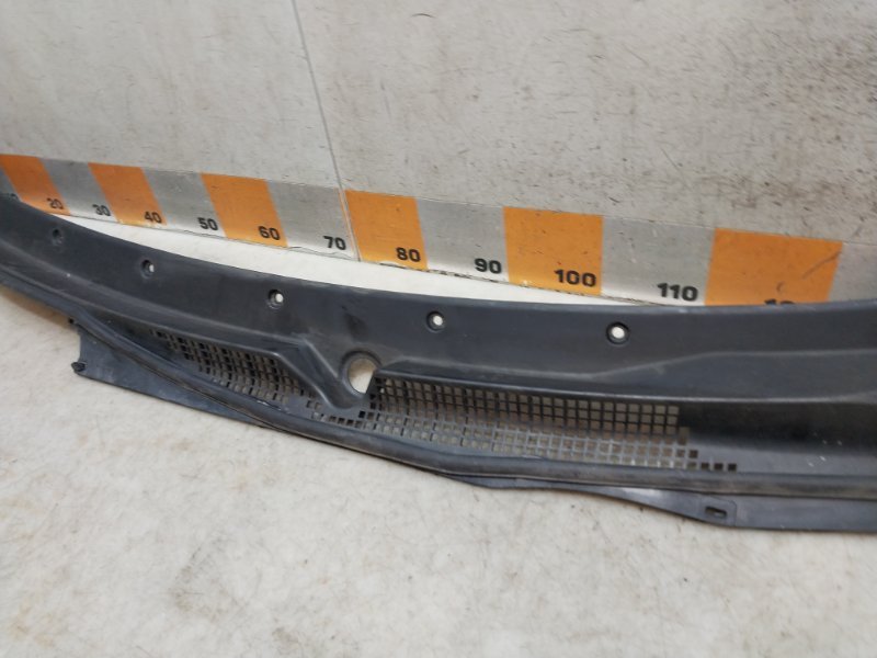 Решетка стеклоочистителей (Жабо)