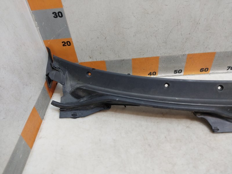 Решетка стеклоочистителей (Жабо)