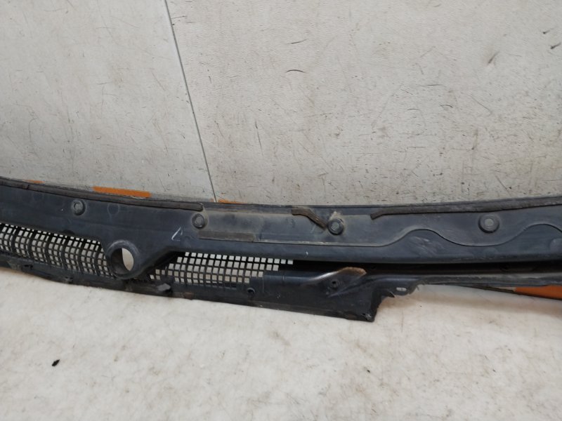 Решетка стеклоочистителей (Жабо)