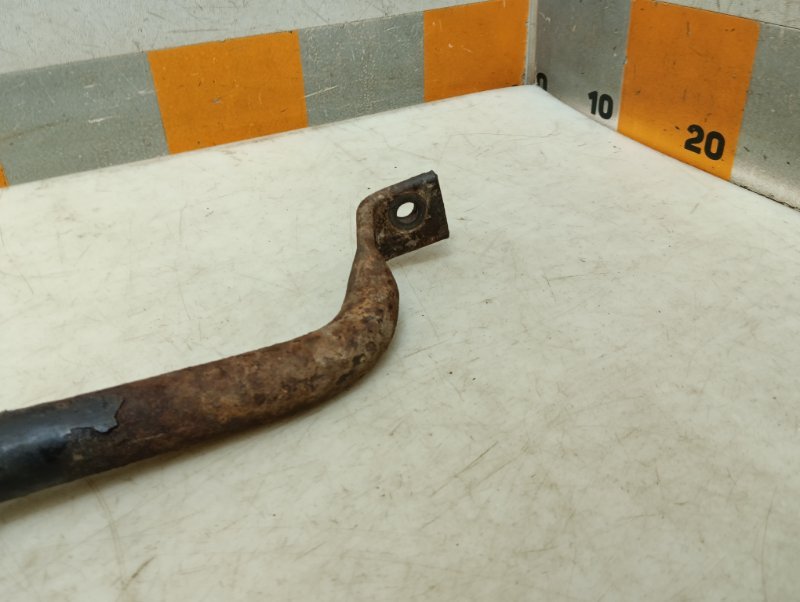 Стабилизатор передний