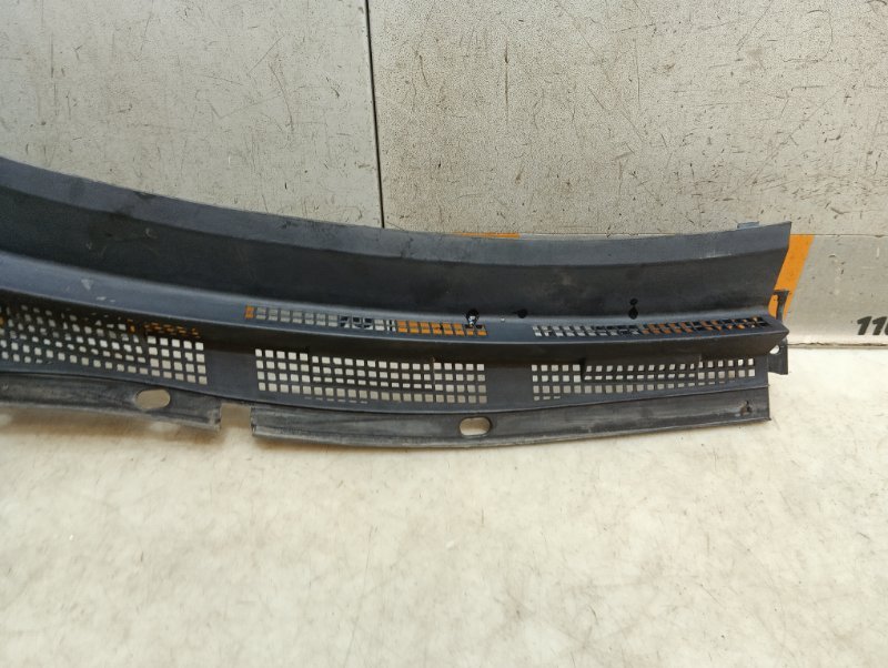 Планка под лобовое стекло