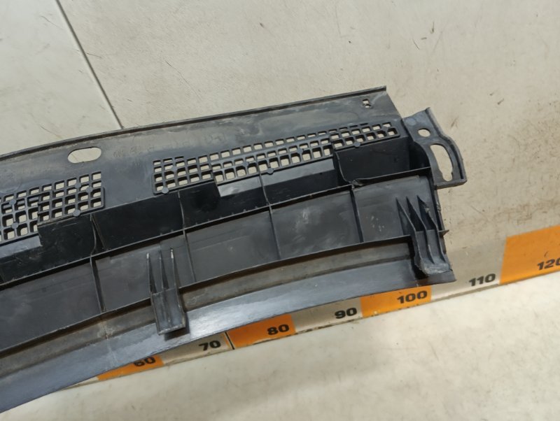 Планка под лобовое стекло