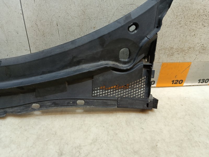 Планка под лобовое стекло