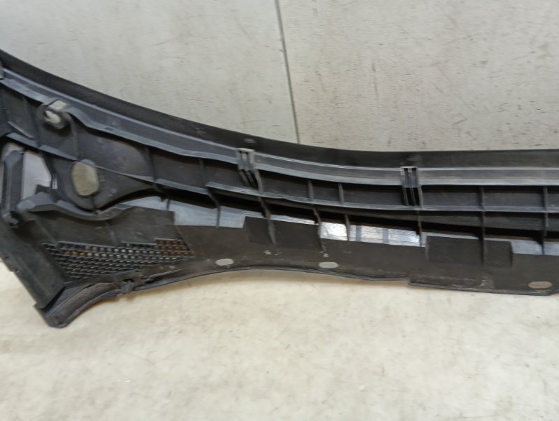 Планка под лобовое стекло