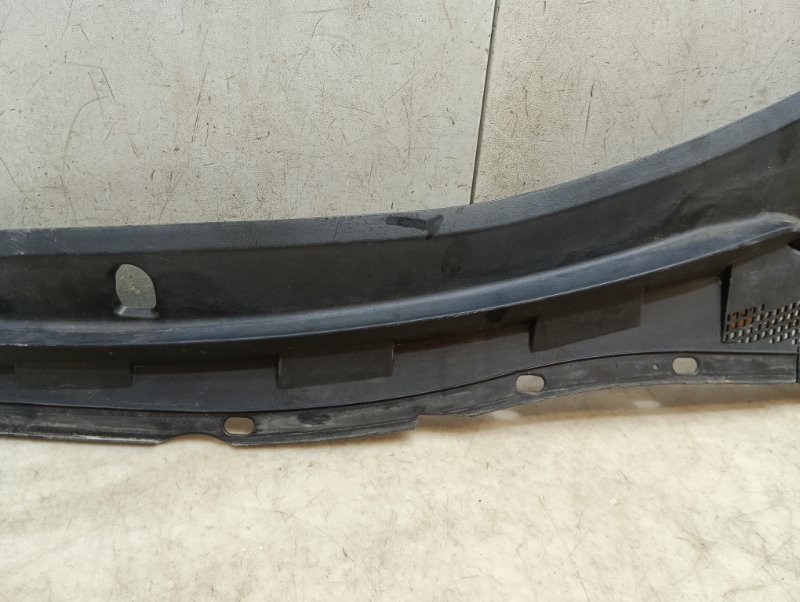 Планка под лобовое стекло