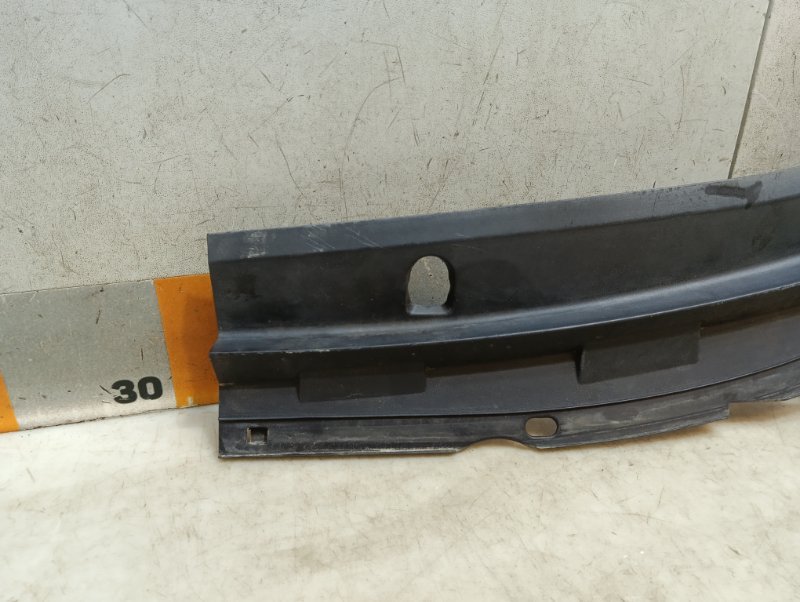 Планка под лобовое стекло