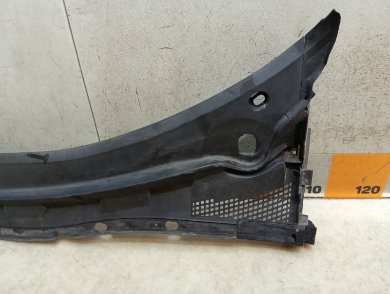 Планка под лобовое стекло