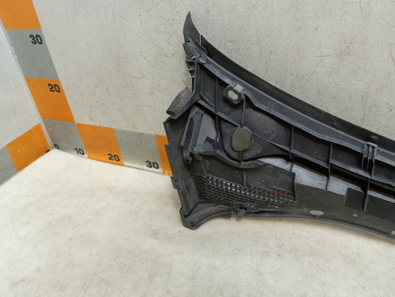 Планка под лобовое стекло