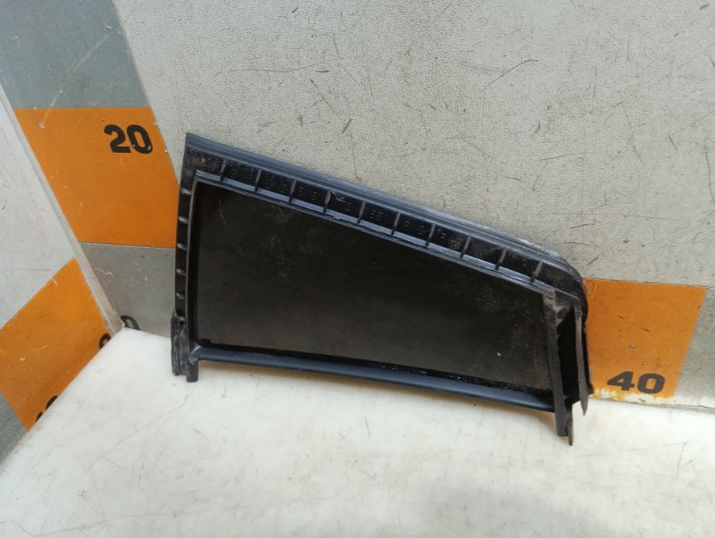 Стекло двери задней правой