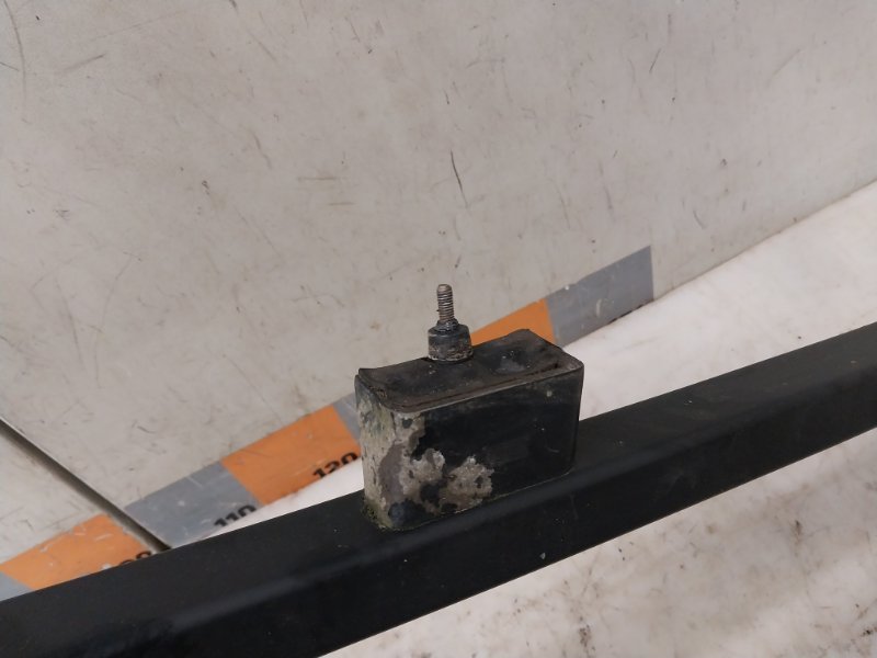 Рейлинг (релинг) левый (планка на крышу)