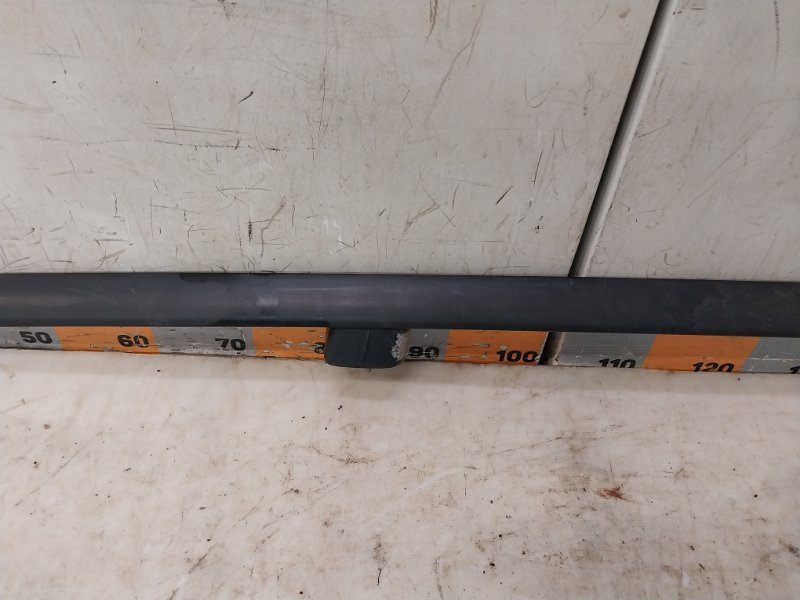 Рейлинг (релинг) правый (планка на крышу)