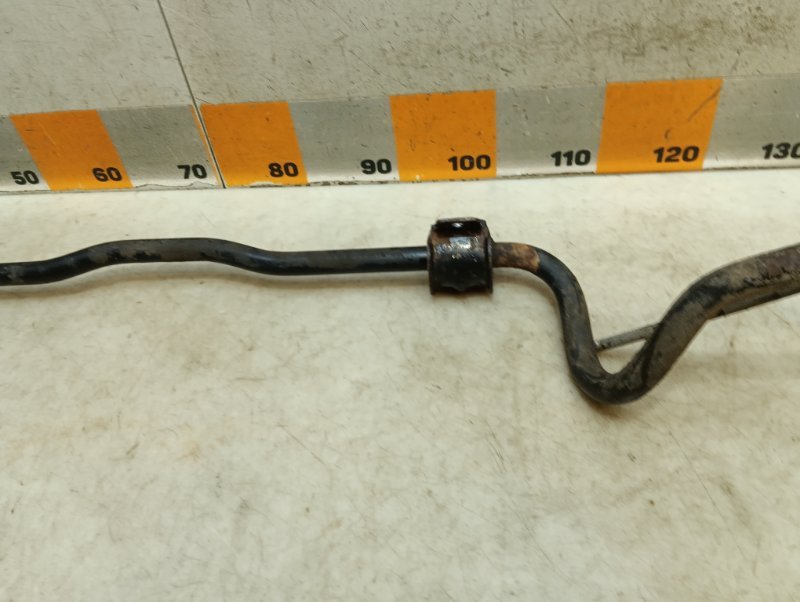 Стабилизатор передний