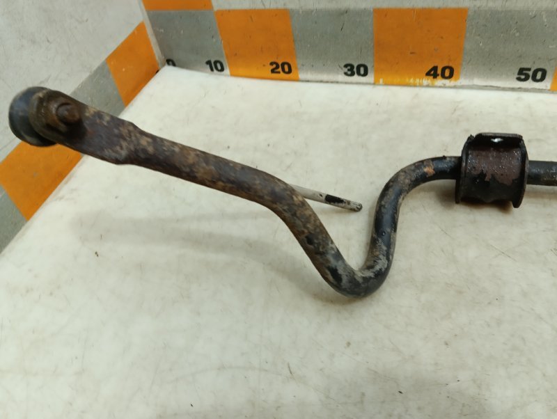 Стабилизатор передний