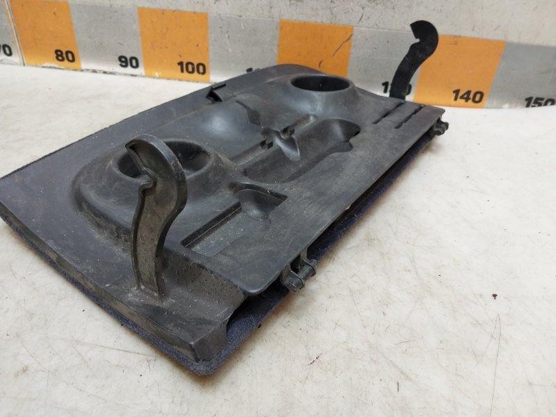 Крышка бардачка