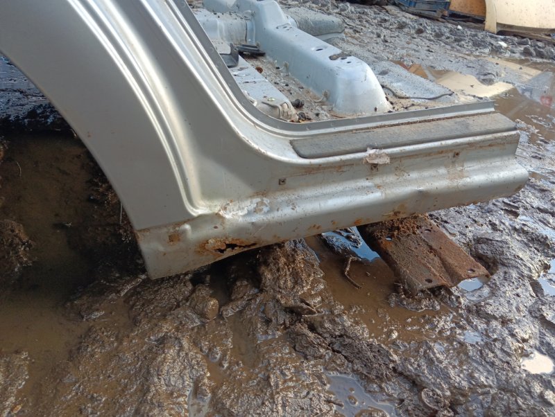 Кузовной элемент