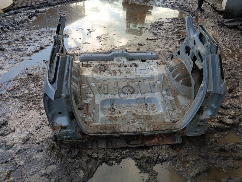 Кузовной элемент