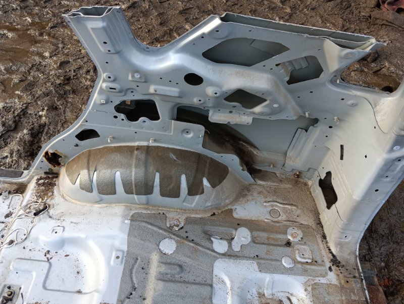 Крыло заднее правое