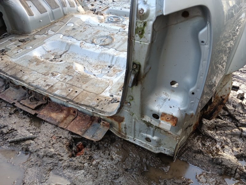 Крыло заднее правое