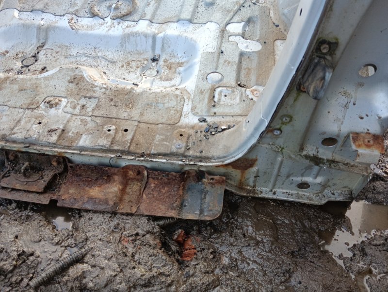 Крыло заднее правое