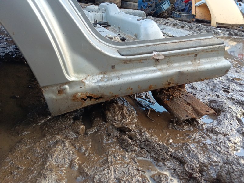 Крыло заднее правое