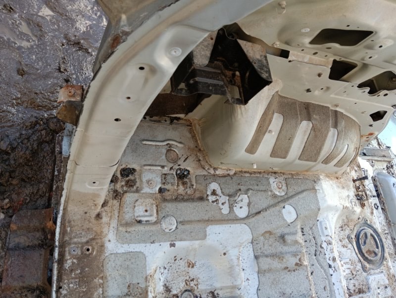 Крыло заднее левое