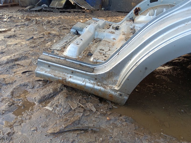 Крыло заднее левое