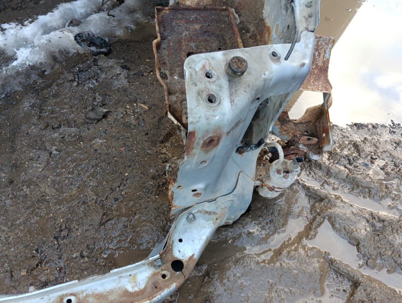 Лонжерон передний левый