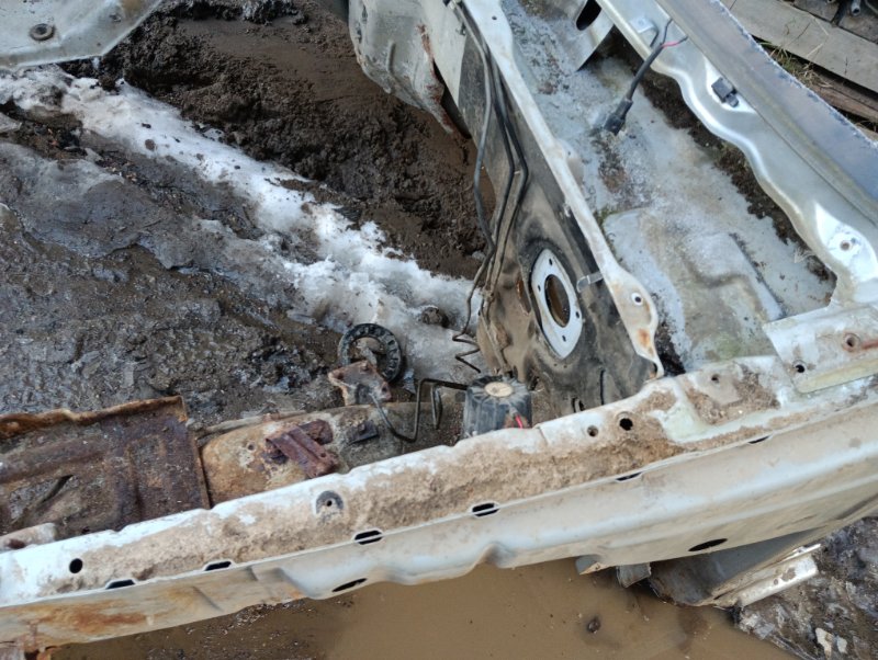 Лонжерон передний левый