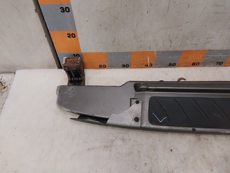 Подножка левая