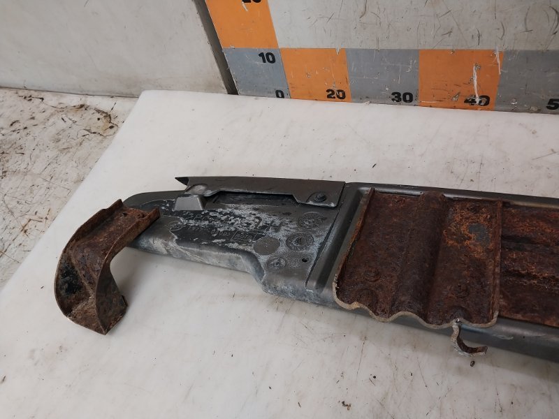 Подножка левая