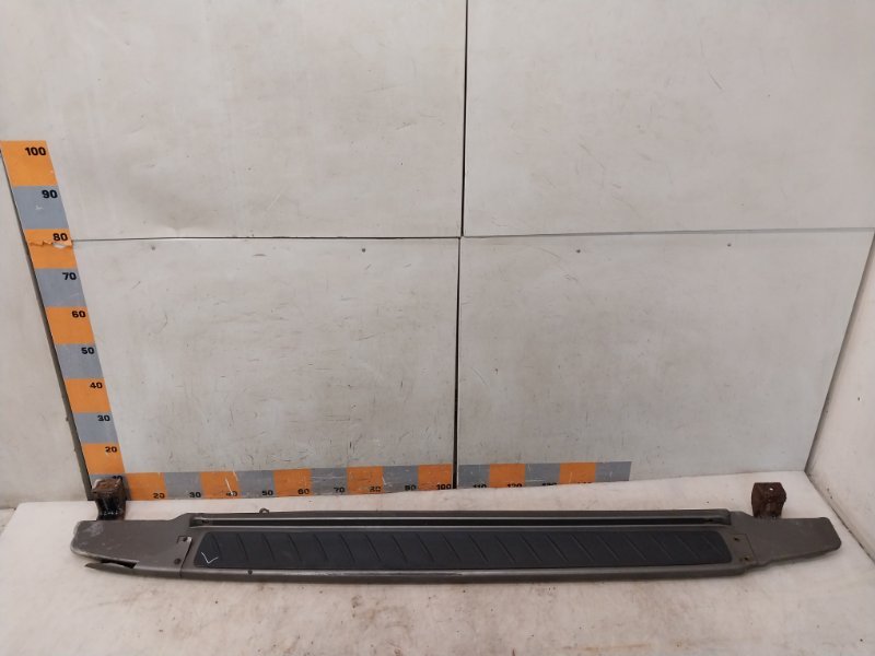 Подножка левая