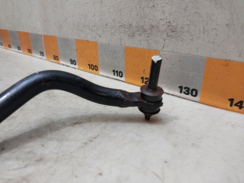 Стабилизатор передний