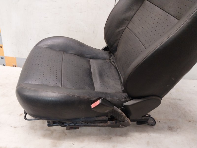 Сиденье переднее правое