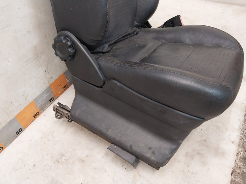 Сиденье переднее правое