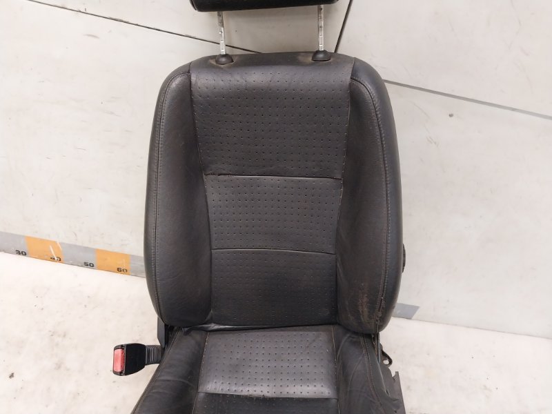 Сиденье переднее левое