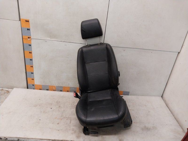 Сиденье переднее левое