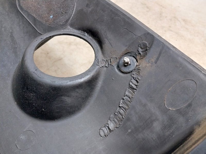 Крышка двигателя