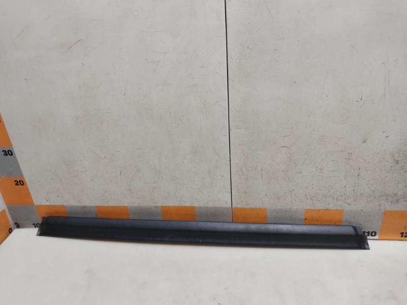 Накладка двери багажника