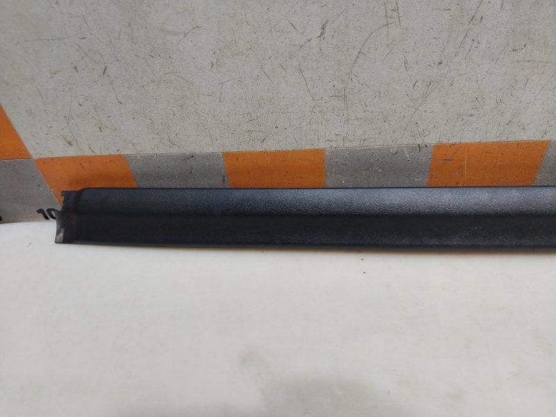 Накладка двери багажника